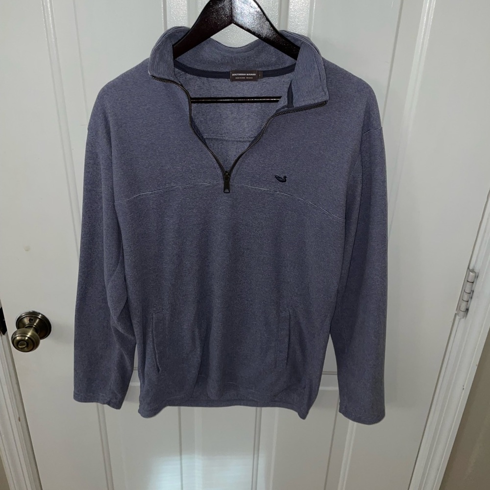 Gray Southern Marsh Men’s 1/4 zip pullover Men’s size small.